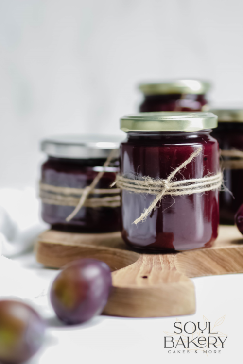 würziges Pflaumenmus aus dem Backofen mit Orangenlikör | Soul Bakery