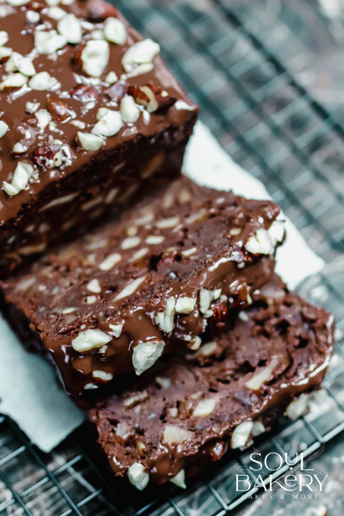 Rezept für nussigen saftigen Schokoladen-Apfel-Kuchen | Soul Bakery
