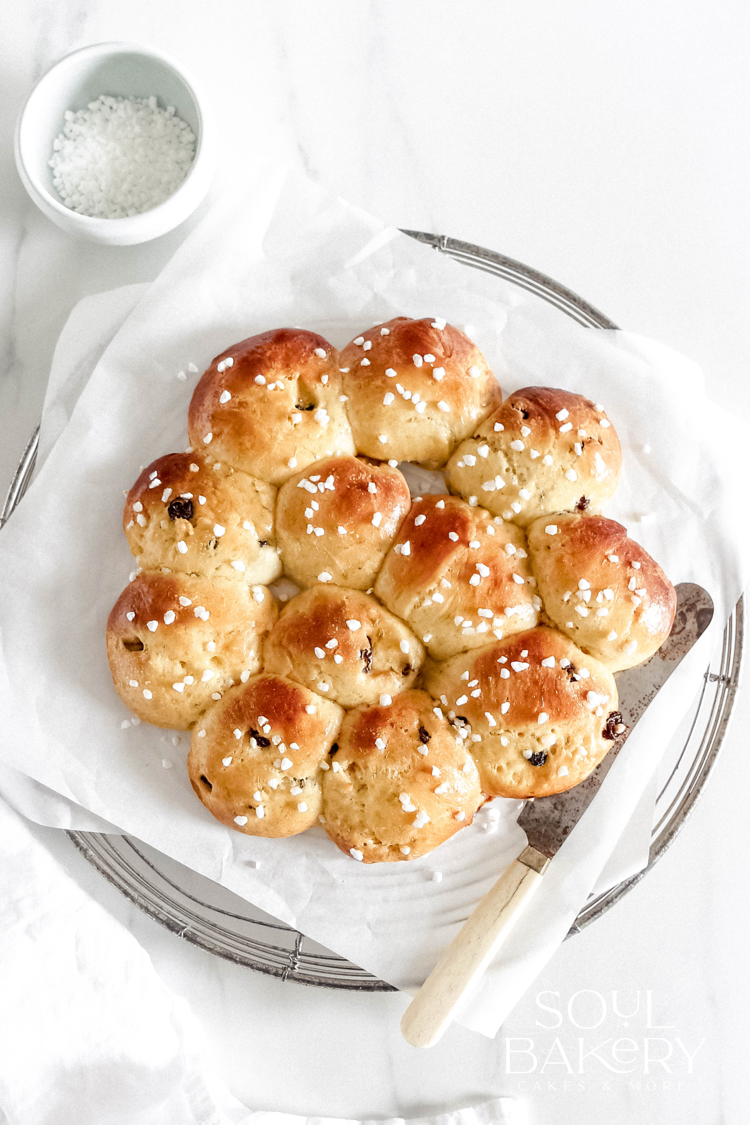 fluffige Rosinen-Quark-Dinkel-Brötchen | Soul Bakery
